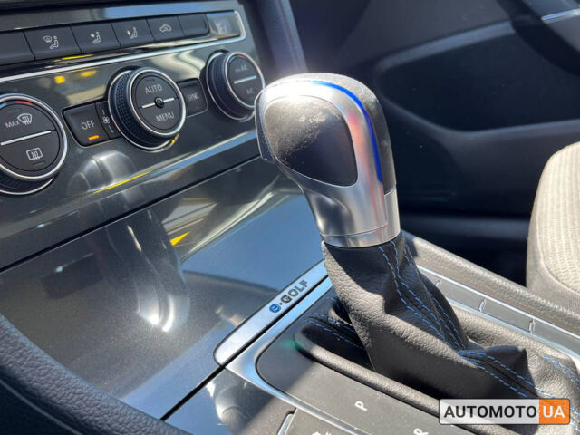 Білий Фольксваген e-Golf, об'ємом двигуна 36 л та пробігом 56 тис. км за 15300 $, фото 16 на Automoto.ua