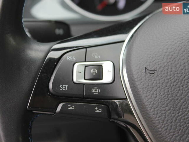 Белый Фольксваген e-Golf, объемом двигателя 0 л и пробегом 68 тыс. км за 14999 $, фото 36 на Automoto.ua