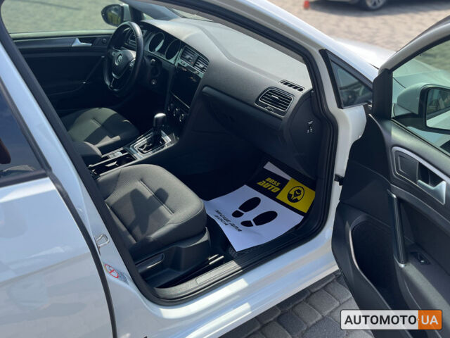 Білий Фольксваген e-Golf, об'ємом двигуна 36 л та пробігом 70 тис. км за 16590 $, фото 24 на Automoto.ua