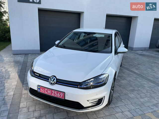 Белый Фольксваген e-Golf, объемом двигателя 0 л и пробегом 35 тыс. км за 14750 $, фото 2 на Automoto.ua