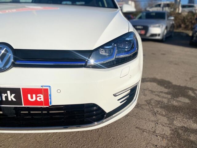 Белый Фольксваген e-Golf, объемом двигателя 0 л и пробегом 5 тыс. км за 18990 $, фото 8 на Automoto.ua