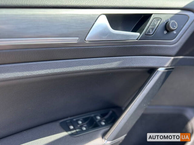 Білий Фольксваген e-Golf, об'ємом двигуна 35 л та пробігом 44 тис. км за 19200 $, фото 6 на Automoto.ua