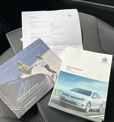 Белый Фольксваген e-Golf, объемом двигателя 0 л и пробегом 75 тыс. км за 15500 $, фото 16 на Automoto.ua