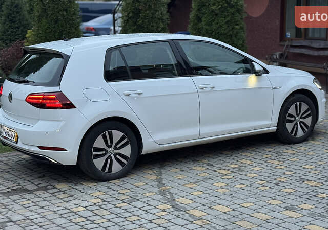 Белый Фольксваген e-Golf, объемом двигателя 0 л и пробегом 88 тыс. км за 14500 $, фото 13 на Automoto.ua