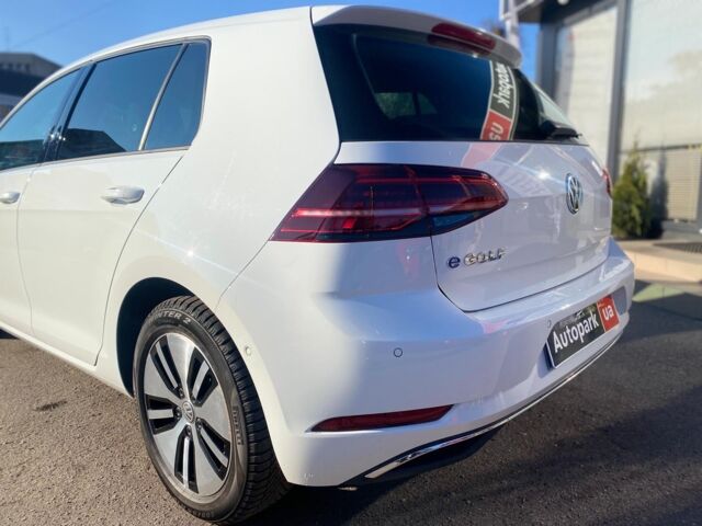 Белый Фольксваген e-Golf, объемом двигателя 0 л и пробегом 5 тыс. км за 18990 $, фото 16 на Automoto.ua