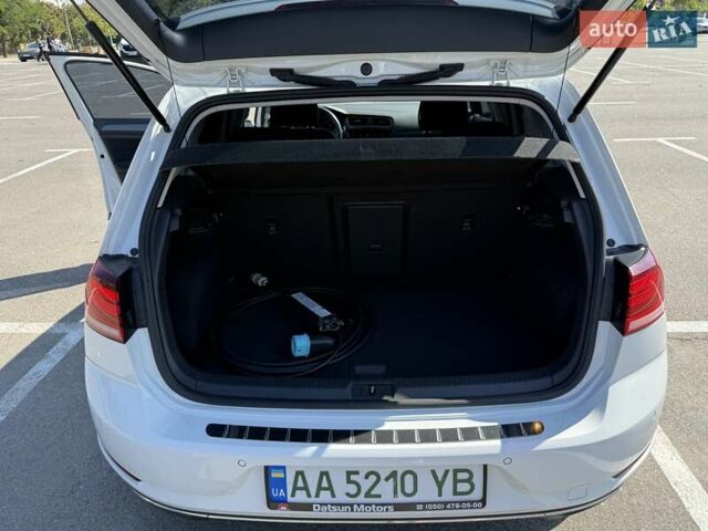 Білий Фольксваген e-Golf, об'ємом двигуна 0 л та пробігом 104 тис. км за 13700 $, фото 16 на Automoto.ua