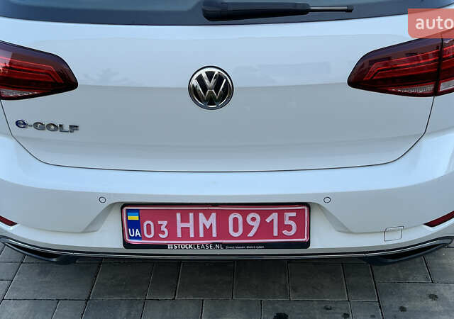 Белый Фольксваген e-Golf, объемом двигателя 0 л и пробегом 84 тыс. км за 13250 $, фото 42 на Automoto.ua