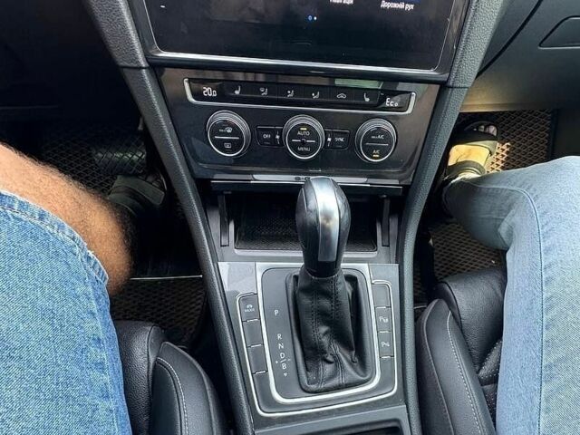 Білий Фольксваген e-Golf, об'ємом двигуна 0 л та пробігом 42 тис. км за 17800 $, фото 24 на Automoto.ua