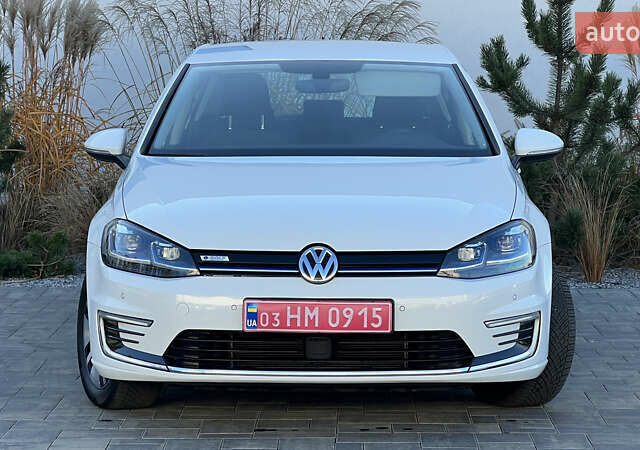 Белый Фольксваген e-Golf, объемом двигателя 0 л и пробегом 84 тыс. км за 13250 $, фото 12 на Automoto.ua