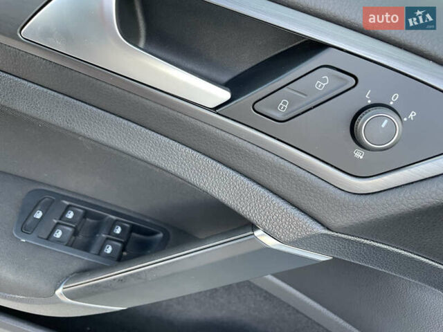 Білий Фольксваген e-Golf, об'ємом двигуна 0 л та пробігом 35 тис. км за 15600 $, фото 24 на Automoto.ua