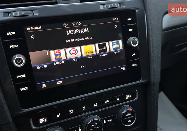 Белый Фольксваген e-Golf, объемом двигателя 0 л и пробегом 88 тыс. км за 14500 $, фото 55 на Automoto.ua