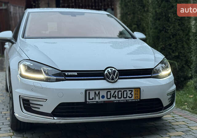 Белый Фольксваген e-Golf, объемом двигателя 0 л и пробегом 88 тыс. км за 14500 $, фото 17 на Automoto.ua