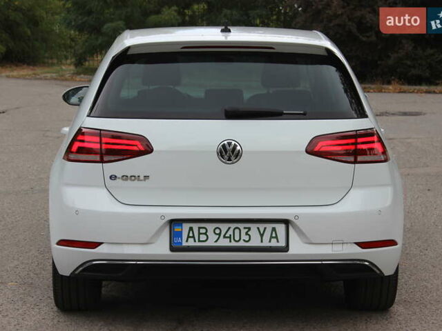 Белый Фольксваген e-Golf, объемом двигателя 0 л и пробегом 68 тыс. км за 14999 $, фото 16 на Automoto.ua