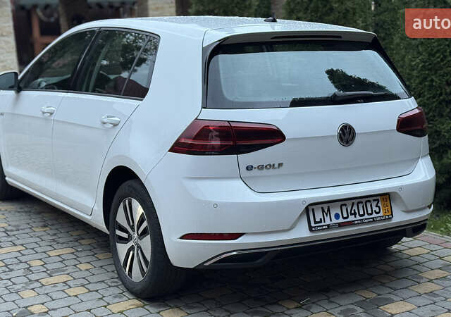 Белый Фольксваген e-Golf, объемом двигателя 0 л и пробегом 88 тыс. км за 14500 $, фото 8 на Automoto.ua