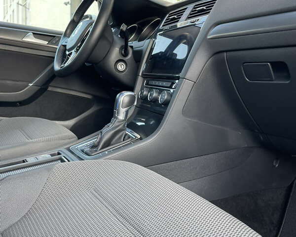 Білий Фольксваген e-Golf, об'ємом двигуна 0 л та пробігом 35 тис. км за 15600 $, фото 27 на Automoto.ua