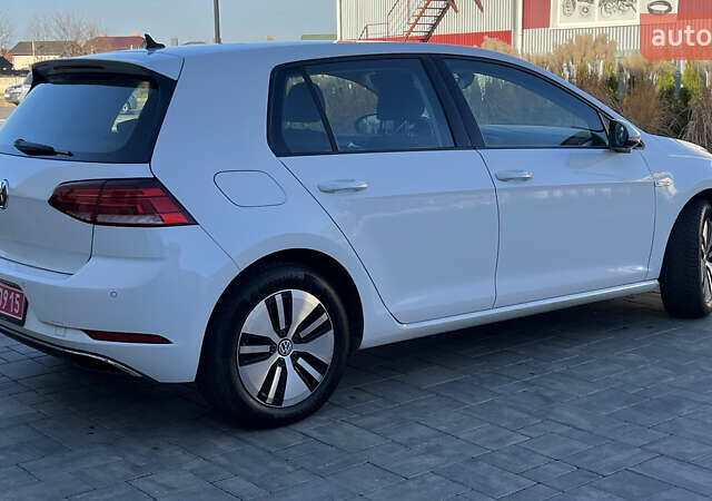 Белый Фольксваген e-Golf, объемом двигателя 0 л и пробегом 84 тыс. км за 13250 $, фото 5 на Automoto.ua