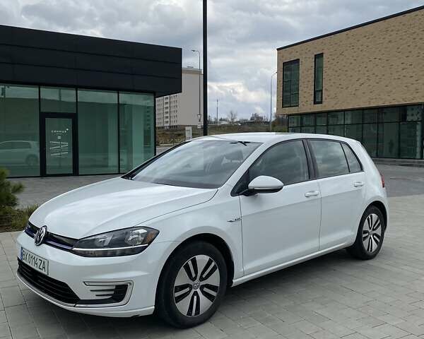 Білий Фольксваген e-Golf, об'ємом двигуна 0 л та пробігом 82 тис. км за 13000 $, фото 19 на Automoto.ua