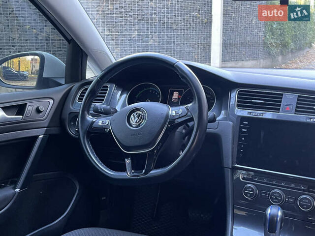 Білий Фольксваген e-Golf, об'ємом двигуна 0 л та пробігом 78 тис. км за 11500 $, фото 19 на Automoto.ua