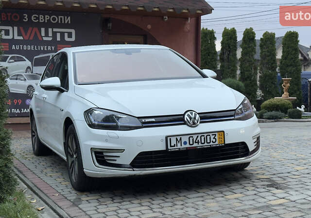 Белый Фольксваген e-Golf, объемом двигателя 0 л и пробегом 88 тыс. км за 14500 $, фото 2 на Automoto.ua