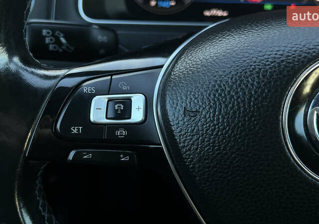 Белый Фольксваген e-Golf, объемом двигателя 0 л и пробегом 84 тыс. км за 13250 $, фото 100 на Automoto.ua