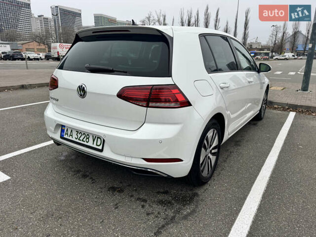Белый Фольксваген e-Golf, объемом двигателя 0 л и пробегом 117 тыс. км за 15800 $, фото 8 на Automoto.ua