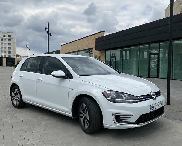 Білий Фольксваген e-Golf, об'ємом двигуна 0 л та пробігом 82 тис. км за 13000 $, фото 1 на Automoto.ua