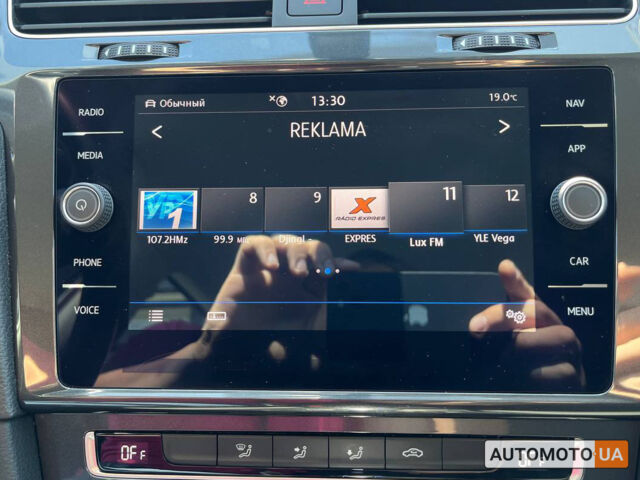 Білий Фольксваген e-Golf, об'ємом двигуна 36 л та пробігом 56 тис. км за 15300 $, фото 14 на Automoto.ua