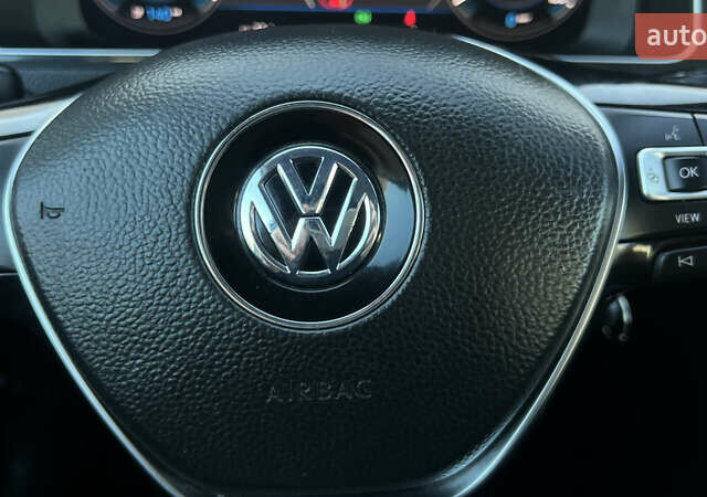 Белый Фольксваген e-Golf, объемом двигателя 0 л и пробегом 84 тыс. км за 13250 $, фото 102 на Automoto.ua