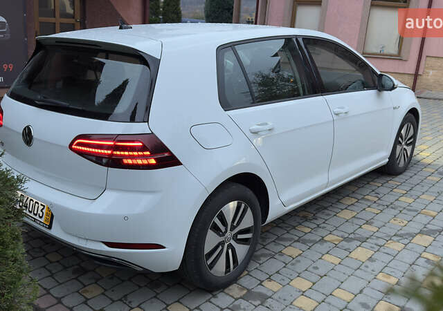 Белый Фольксваген e-Golf, объемом двигателя 0 л и пробегом 88 тыс. км за 14500 $, фото 22 на Automoto.ua