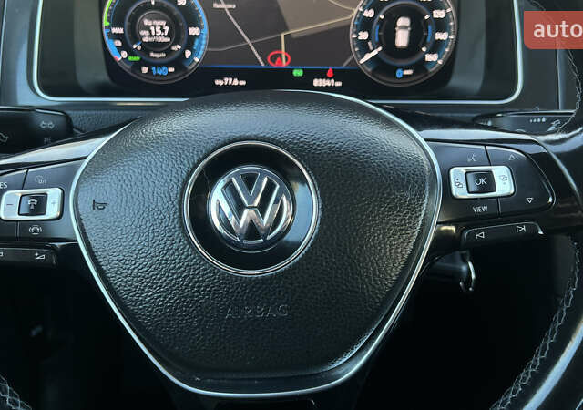 Белый Фольксваген e-Golf, объемом двигателя 0 л и пробегом 84 тыс. км за 13250 $, фото 99 на Automoto.ua
