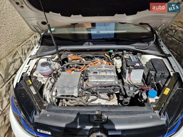 Білий Фольксваген e-Golf, об'ємом двигуна 0 л та пробігом 80 тис. км за 14300 $, фото 1 на Automoto.ua