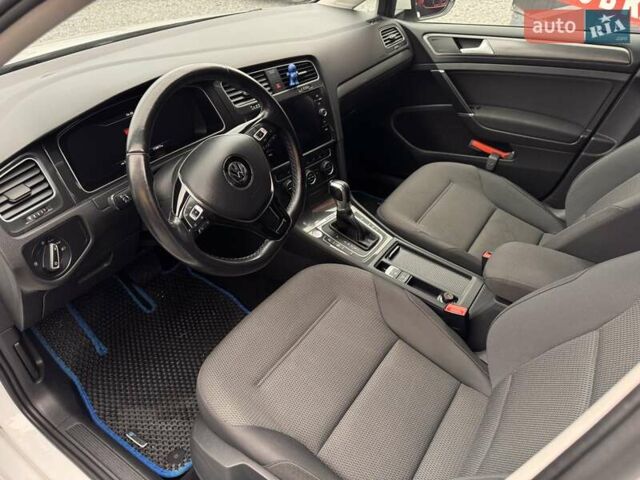 Белый Фольксваген e-Golf, объемом двигателя 0 л и пробегом 170 тыс. км за 13000 $, фото 10 на Automoto.ua