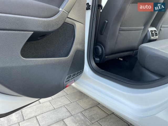 Білий Фольксваген e-Golf, об'ємом двигуна 0 л та пробігом 35 тис. км за 15600 $, фото 21 на Automoto.ua