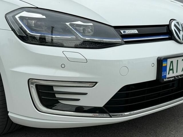 Білий Фольксваген e-Golf, об'ємом двигуна 0 л та пробігом 138 тис. км за 16700 $, фото 10 на Automoto.ua