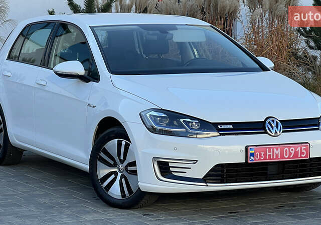 Белый Фольксваген e-Golf, объемом двигателя 0 л и пробегом 84 тыс. км за 13250 $, фото 13 на Automoto.ua