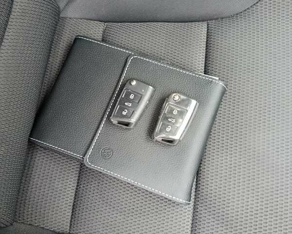 Білий Фольксваген e-Golf, об'ємом двигуна 0 л та пробігом 78 тис. км за 11600 $, фото 16 на Automoto.ua