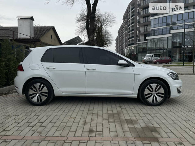 Белый Фольксваген e-Golf, объемом двигателя 0 л и пробегом 227 тыс. км за 13700 $, фото 5 на Automoto.ua