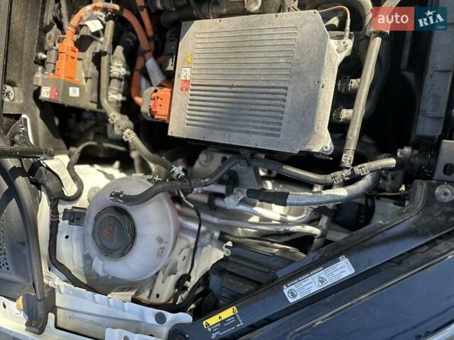 Белый Фольксваген e-Golf, объемом двигателя 0 л и пробегом 48 тыс. км за 13900 $, фото 17 на Automoto.ua