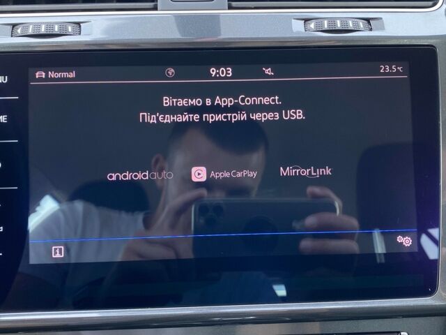 Белый Фольксваген e-Golf, объемом двигателя 0 л и пробегом 17 тыс. км за 14400 $, фото 33 на Automoto.ua