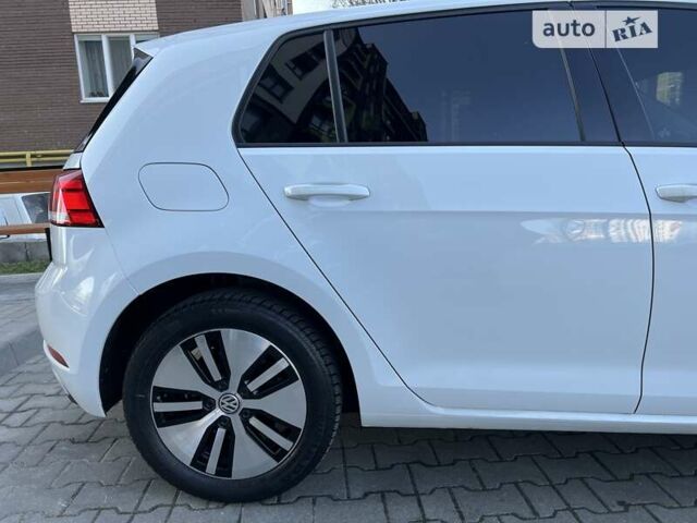 Білий Фольксваген e-Golf, об'ємом двигуна 0 л та пробігом 51 тис. км за 13500 $, фото 9 на Automoto.ua