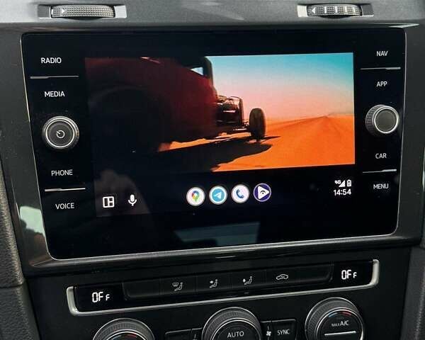 Білий Фольксваген e-Golf, об'ємом двигуна 0 л та пробігом 75 тис. км за 14650 $, фото 10 на Automoto.ua