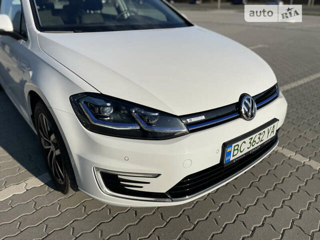 Білий Фольксваген e-Golf, об'ємом двигуна 0 л та пробігом 49 тис. км за 15299 $, фото 9 на Automoto.ua