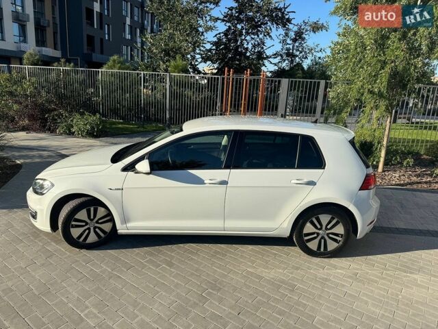 Белый Фольксваген e-Golf, объемом двигателя 0 л и пробегом 141 тыс. км за 12999 $, фото 5 на Automoto.ua