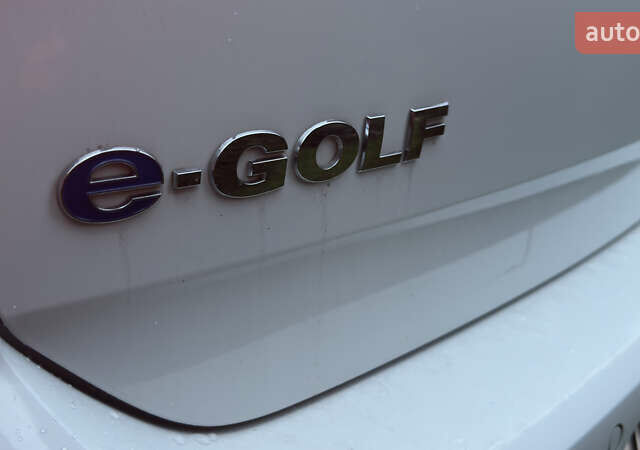 Белый Фольксваген e-Golf, объемом двигателя 0 л и пробегом 88 тыс. км за 14500 $, фото 23 на Automoto.ua