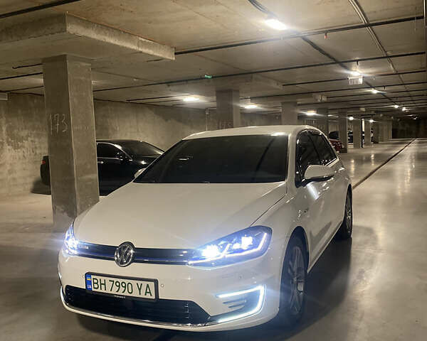 Білий Фольксваген e-Golf, об'ємом двигуна 0 л та пробігом 35 тис. км за 19000 $, фото 2 на Automoto.ua