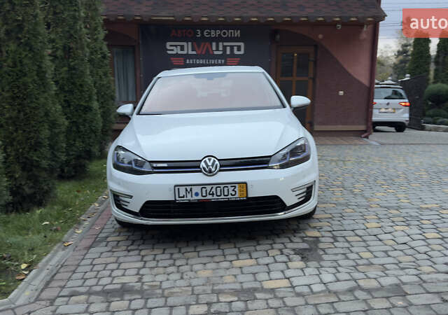 Белый Фольксваген e-Golf, объемом двигателя 0 л и пробегом 88 тыс. км за 14500 $, фото 4 на Automoto.ua