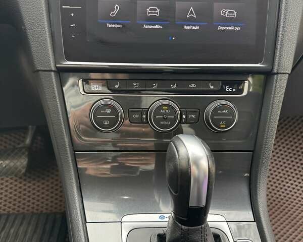 Білий Фольксваген e-Golf, об'ємом двигуна 0 л та пробігом 39 тис. км за 19500 $, фото 12 на Automoto.ua