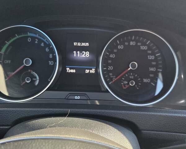 Білий Фольксваген e-Golf, об'ємом двигуна 0 л та пробігом 72 тис. км за 16300 $, фото 10 на Automoto.ua