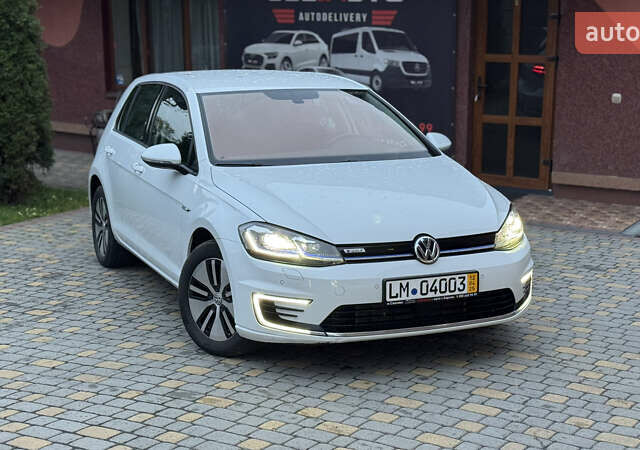 Белый Фольксваген e-Golf, объемом двигателя 0 л и пробегом 88 тыс. км за 14500 $, фото 1 на Automoto.ua
