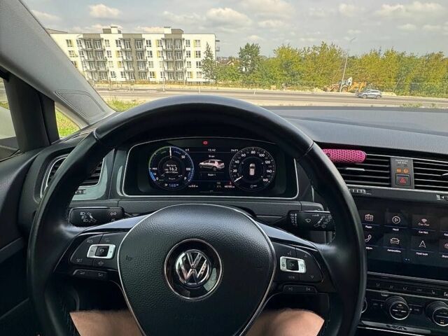 Білий Фольксваген e-Golf, об'ємом двигуна 0 л та пробігом 42 тис. км за 17800 $, фото 23 на Automoto.ua